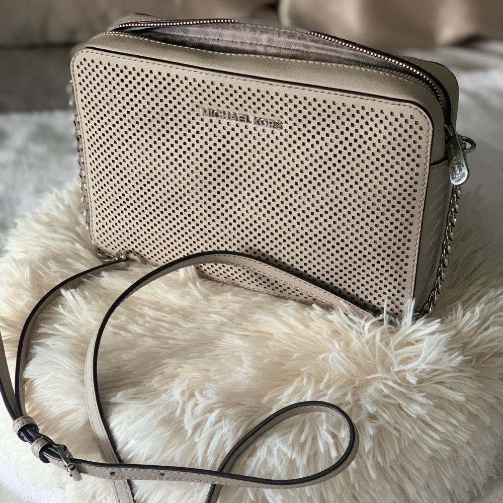 #012–Michael Kors light gray, Jet Set Item Large Cross-body bag